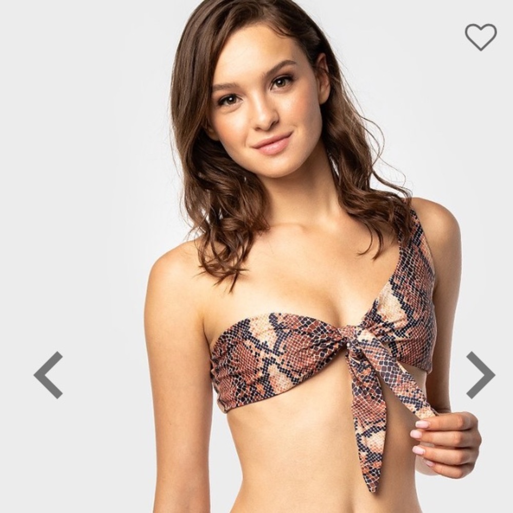 Blackbough Paris Sahara top